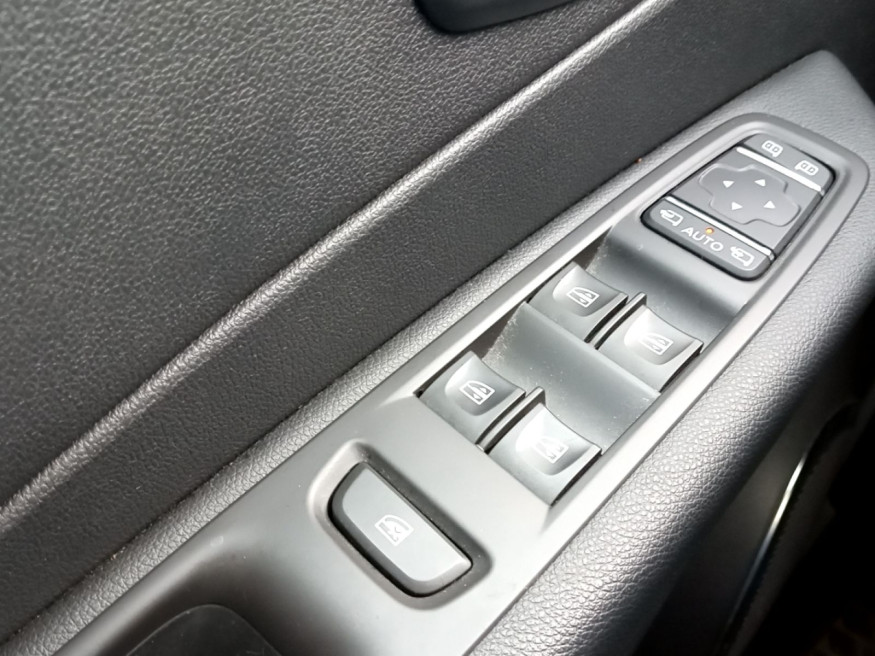 RENAULT Captur 1.2 TCe Limited, Navi