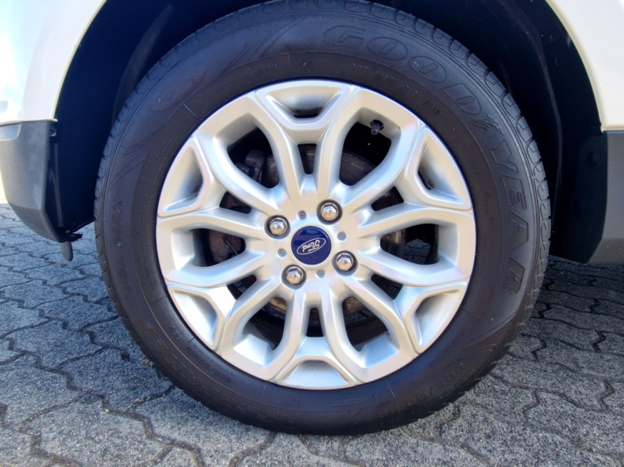 FORD EcoSport Titanium,Navi,PDC,SHZ