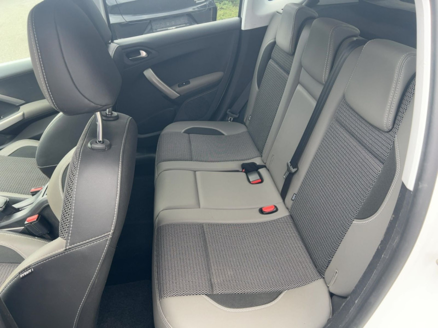 PEUGEOT 2008 Allure Pure Tech 130