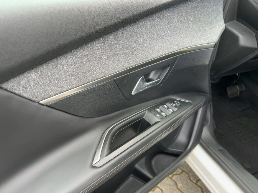 PEUGEOT 3008 Allure
