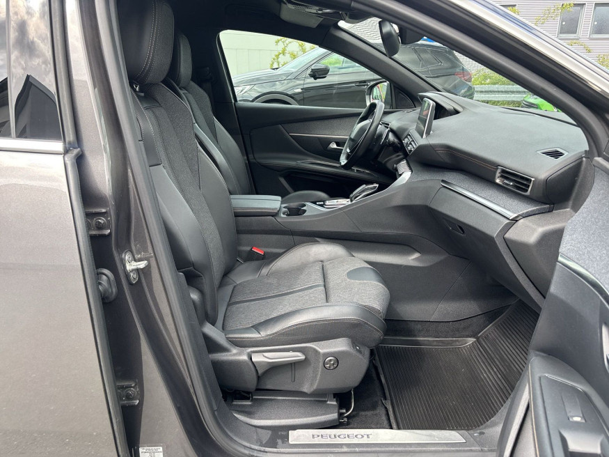 PEUGEOT 3008 GT-Line PT180 EAT8, LED