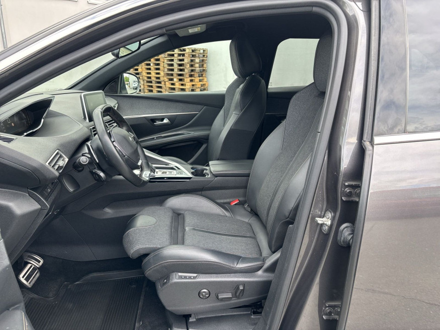 PEUGEOT 3008 GT-Line PT180 EAT8, LED