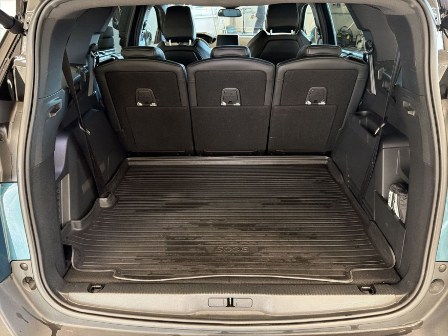 PEUGEOT 5008 GT-Line PT 180 EAT8