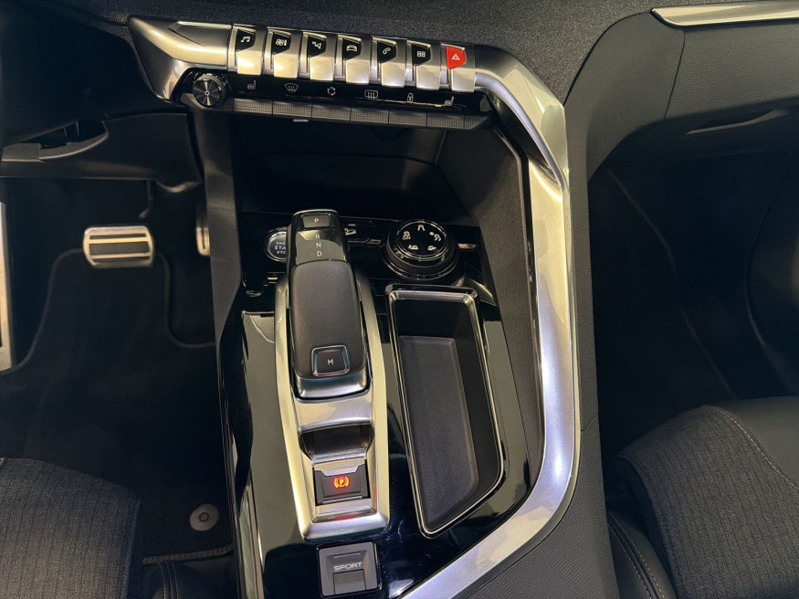 PEUGEOT 5008 GT-Line PT 180 EAT8