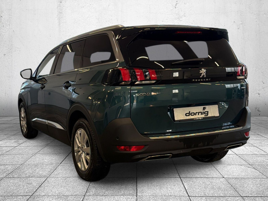PEUGEOT 5008 GT-Line PT 180 EAT8