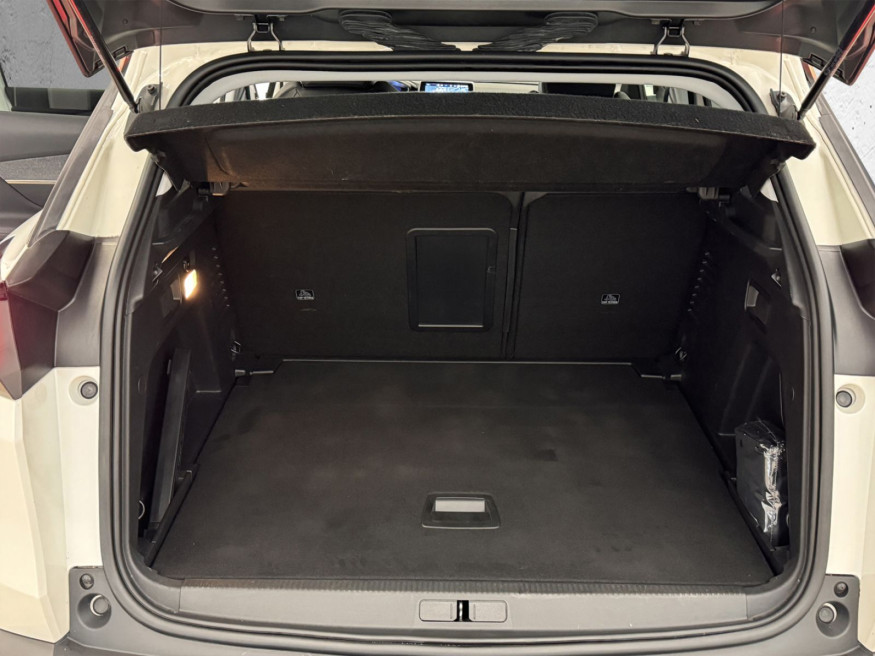 PEUGEOT 3008 Allure PT130 EAT8, Navi