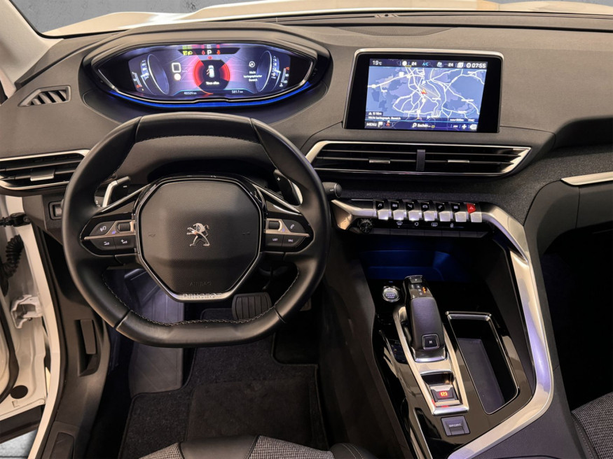 PEUGEOT 3008 Allure PT130 EAT8, Navi