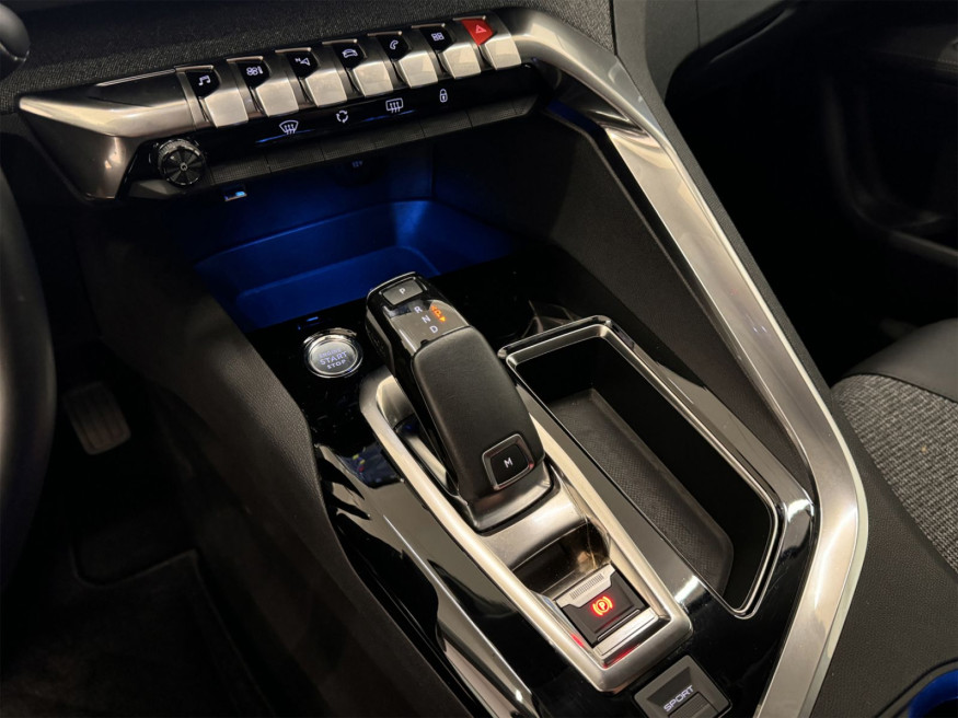 PEUGEOT 3008 Allure PT130 EAT8, Navi