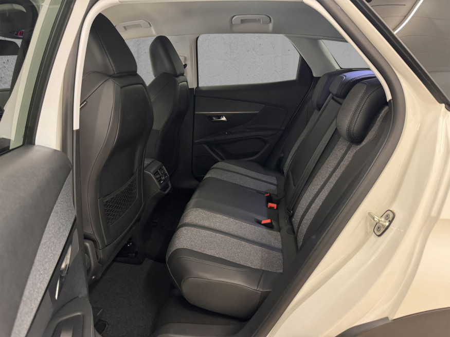 PEUGEOT 3008 Allure PT130 EAT8, Navi