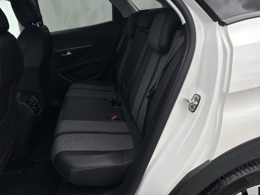 PEUGEOT 3008 Allure PT130, Navi, SHZ