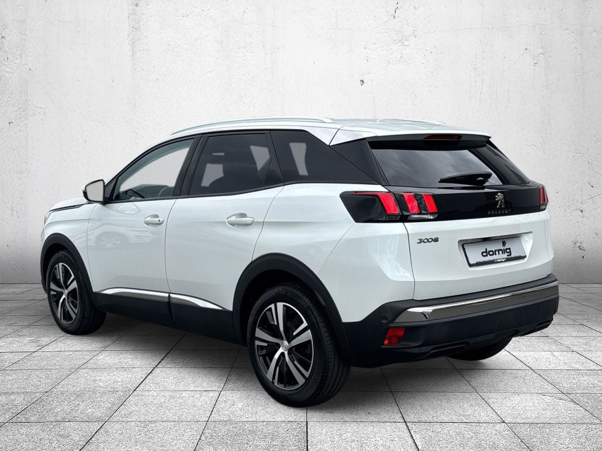 PEUGEOT 3008 Allure PT130, Navi, SHZ