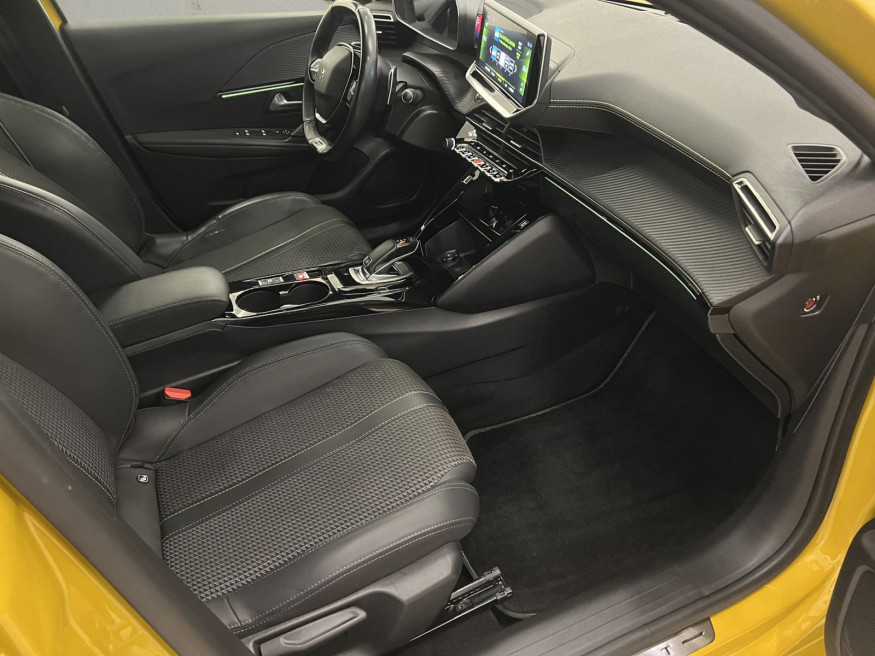 PEUGEOT 208 GT-Line PT 130 EAT8, Navi, LED