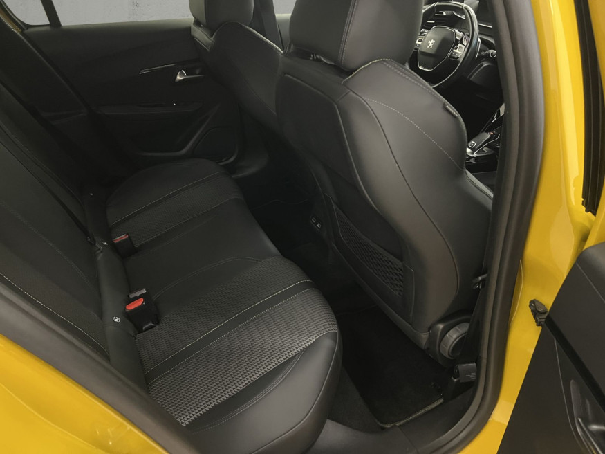 PEUGEOT 208 GT-Line PT 130 EAT8, Navi, LED