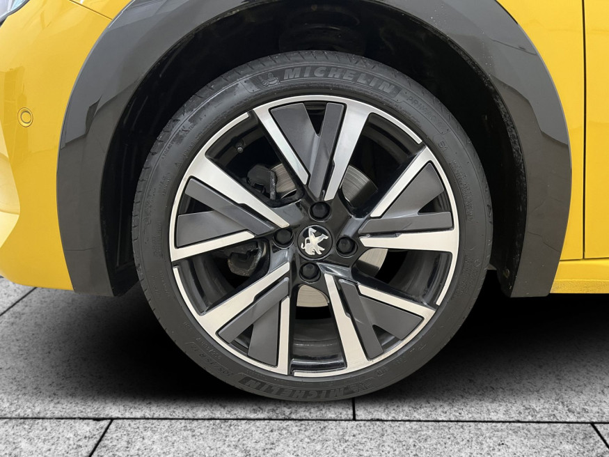 PEUGEOT 208 GT-Line PT 130 EAT8, Navi, LED