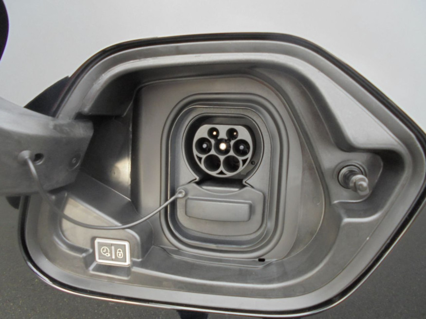 OPEL Corsa Eleg,Kamera hi,SHZ vo,Klimaaut