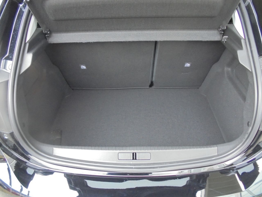 OPEL Corsa Eleg,Kamera hi,SHZ vo,Klimaaut