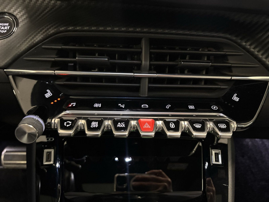 PEUGEOT 2008 GT Pack Elektro 136 Glasdach