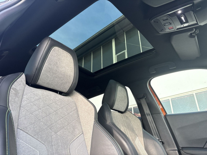 PEUGEOT 2008 GT Pack Elektro 136 Glasdach