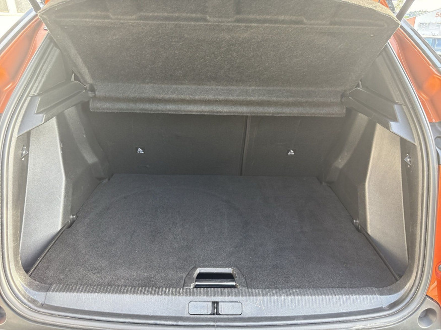 PEUGEOT 2008 GT Pack Elektro 136 Glasdach