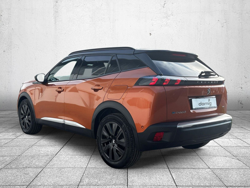 PEUGEOT 2008 GT Pack Elektro 136 Glasdach