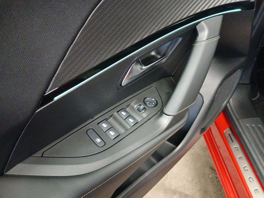 PEUGEOT 2008 GT Pack, SHZ, Kamera, LED