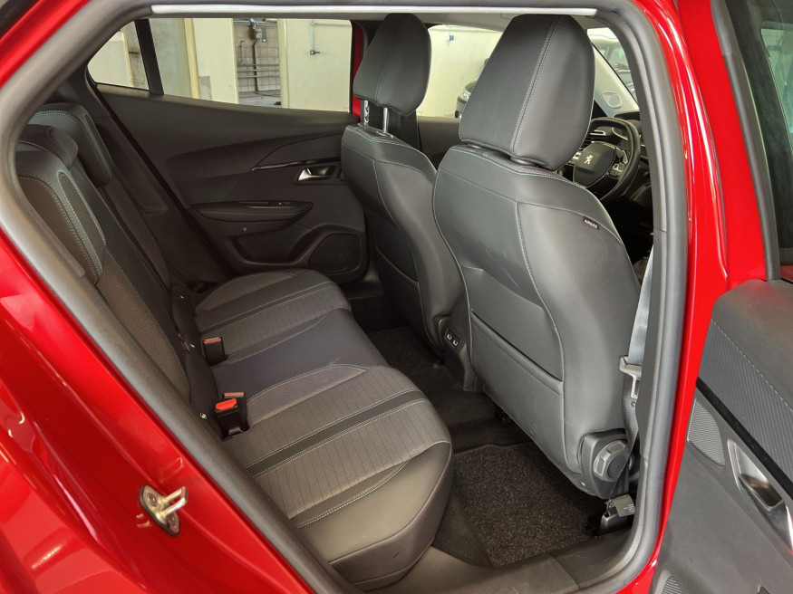 PEUGEOT 2008 Allure Pack Pure Tech 130