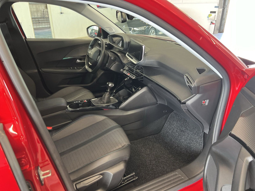 PEUGEOT 2008 Allure Pack Pure Tech 130