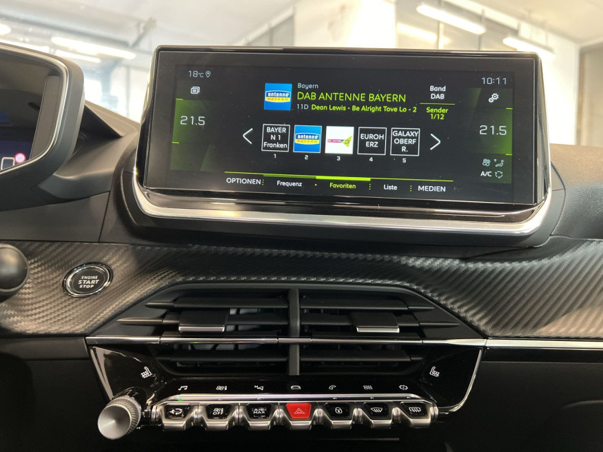 PEUGEOT 2008 Allure Pack Pure Tech 130