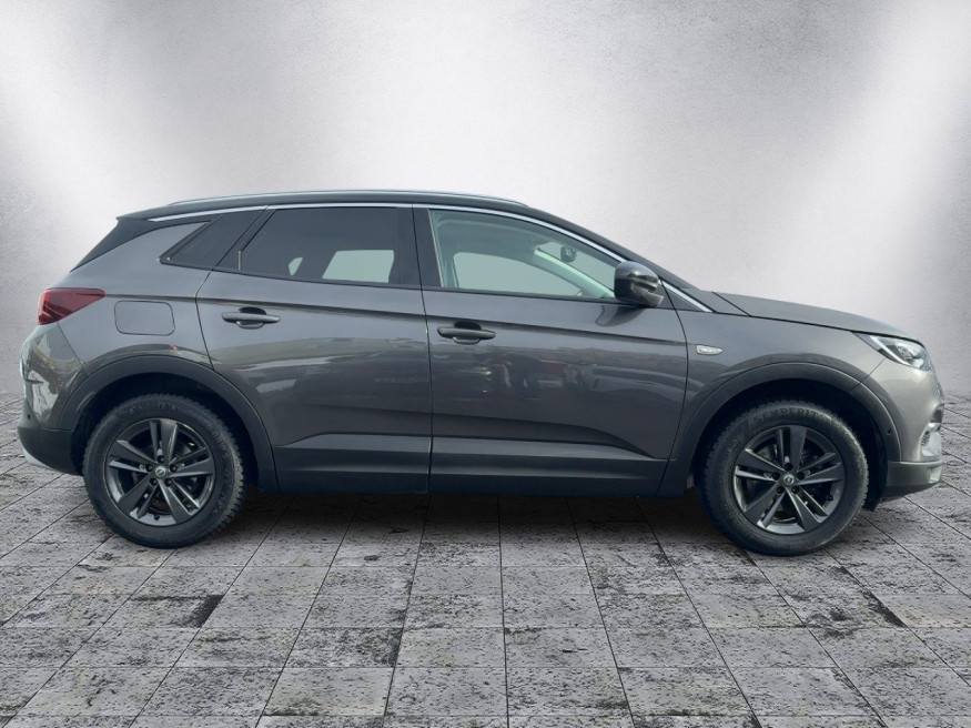 OPEL Grandland X Ultimate 1.2T AT8 AHK