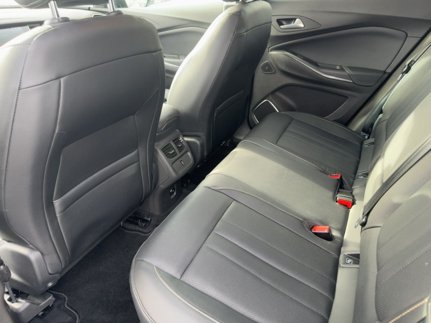 OPEL Grandland X Ultimate 1.2T AT8 AHK