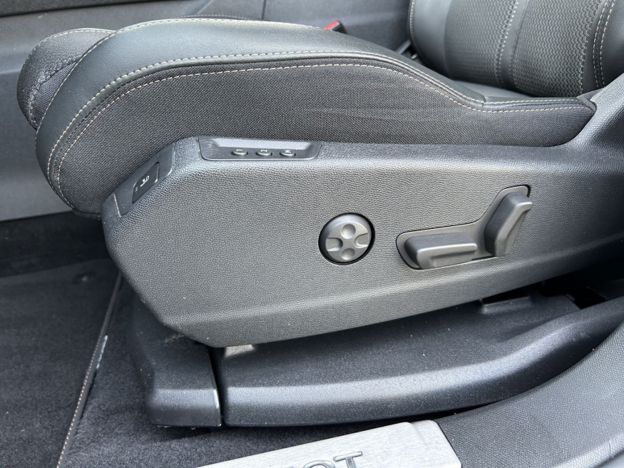 PEUGEOT 3008 GT Blue HDi130 EAT8,SHZ