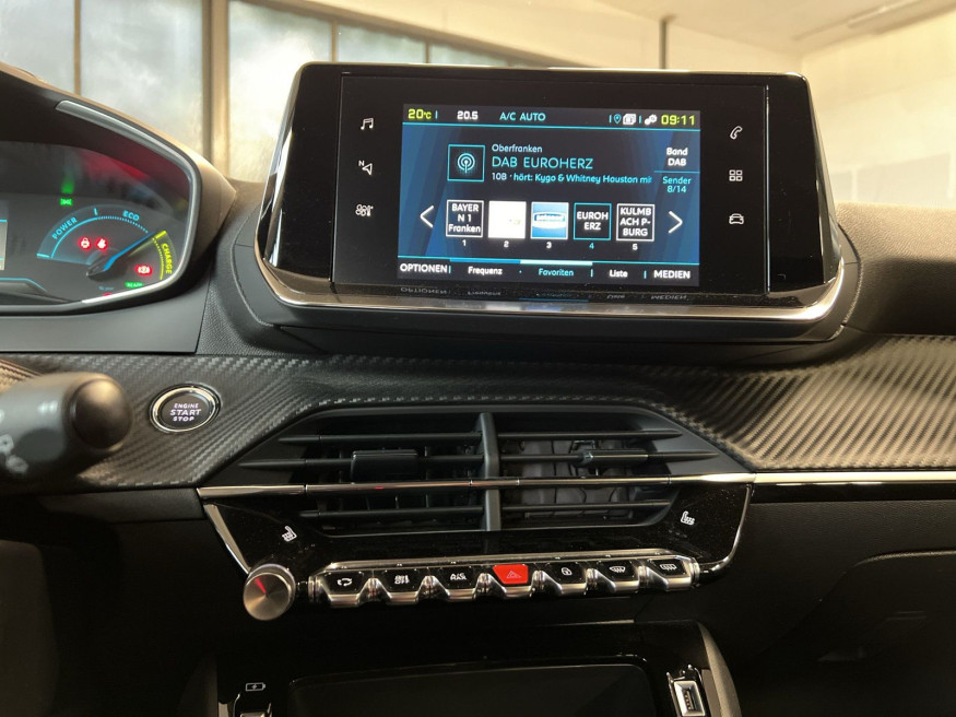 PEUGEOT 208 Active Pack Elek. 136,Navi,SHZ