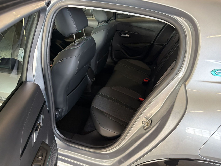 PEUGEOT 208 Allure Pack136,Kamera,SHZ