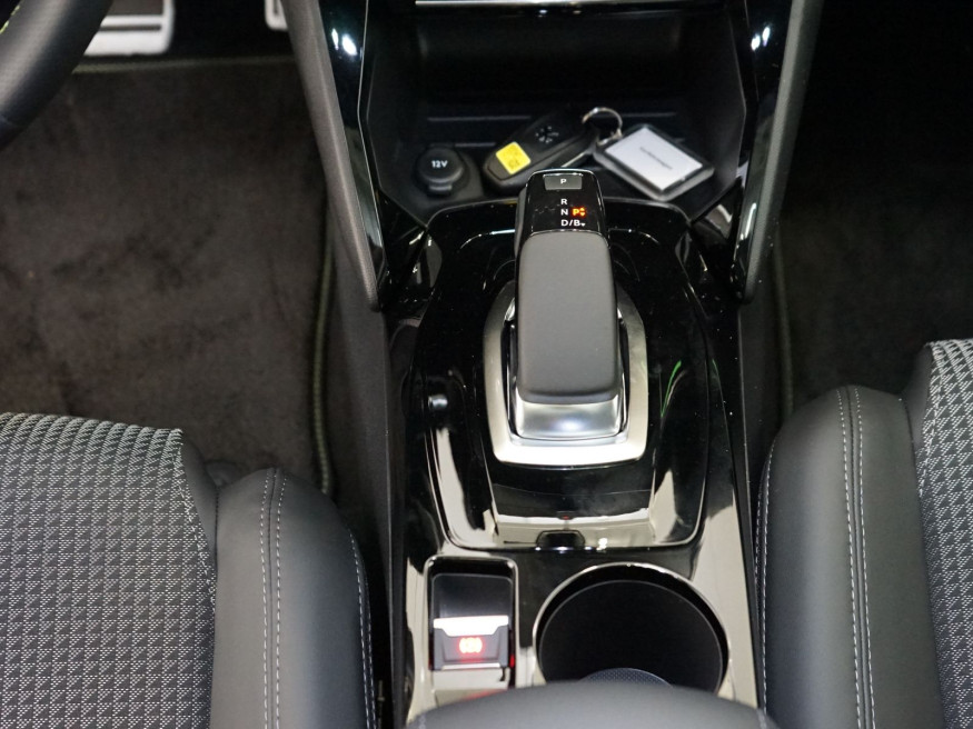 PEUGEOT 208 GT Elektro 136 Navi LED