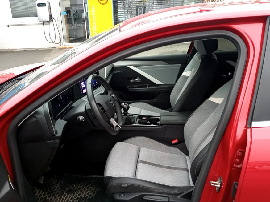 OPEL Astra Elegance, AHK, Kamera, LED