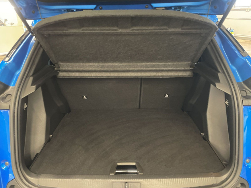 PEUGEOT 2008 Allure PureTech 130,Kam.,SHZ