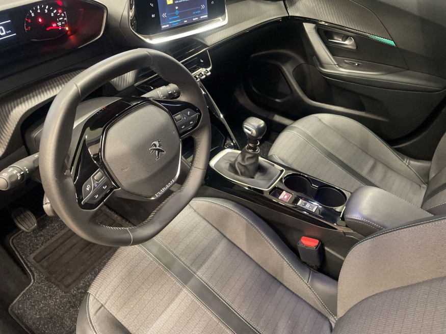 PEUGEOT 2008 Allure Pure Tech 130