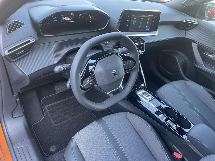 PEUGEOT 2008 Allure 136, 3-Phasig, SHZ