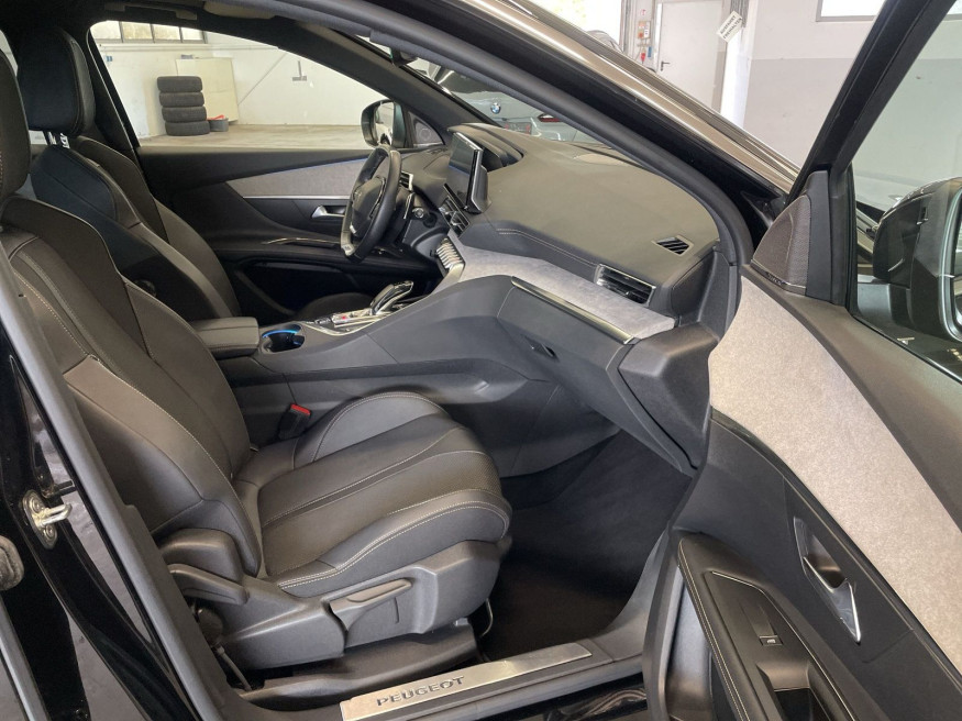 PEUGEOT 3008 GT PureTech 130 EAT8