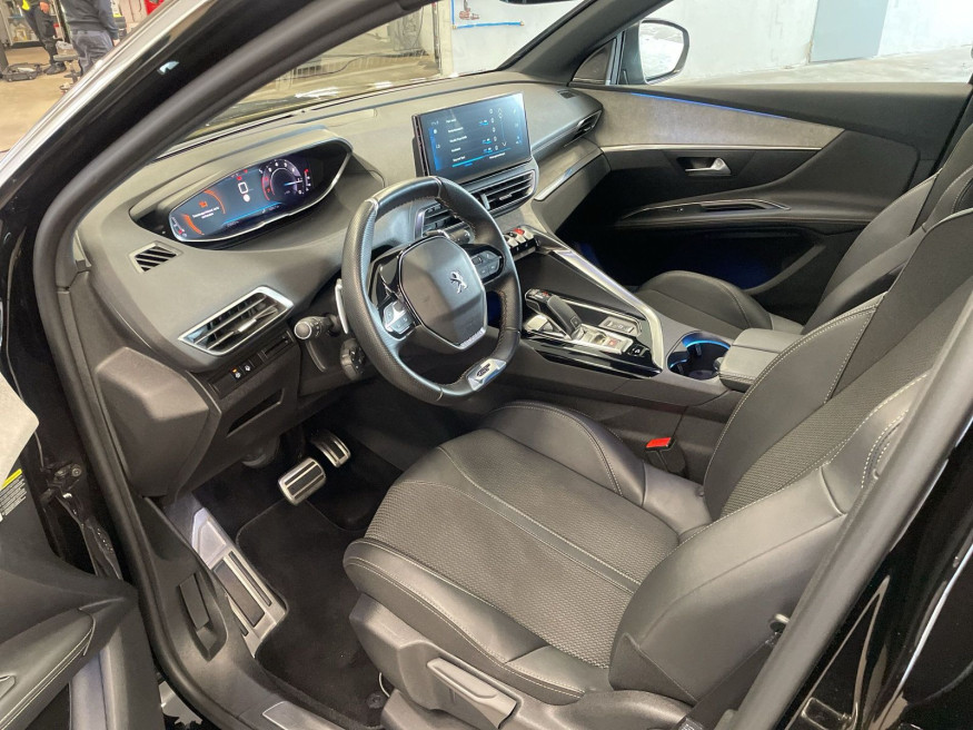 PEUGEOT 3008 GT PureTech 130 EAT8