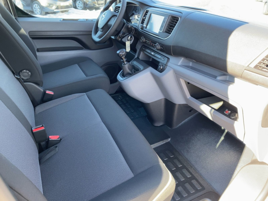 OPEL Vivaro L2, AHK, DAB, 9 Sitzer