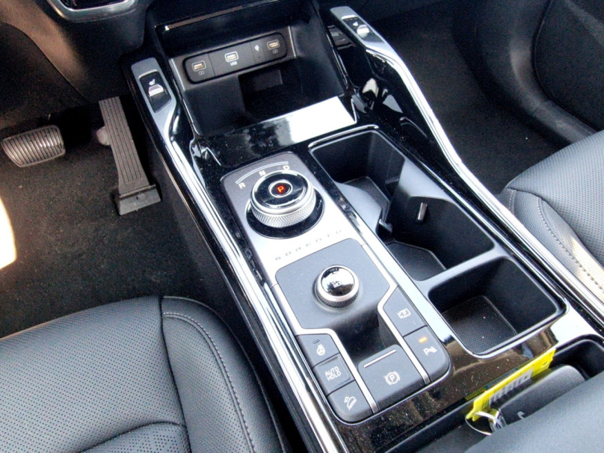 KIA Sorento 1.6T-GDi HEV 2WD Spirit AT6