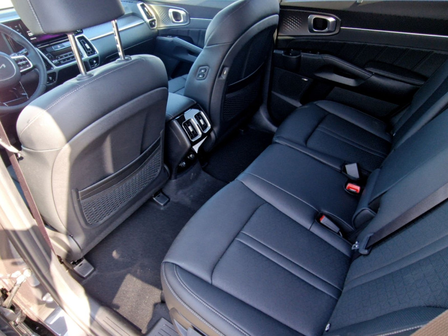 KIA Sorento 1.6T-GDi HEV 2WD Spirit AT6