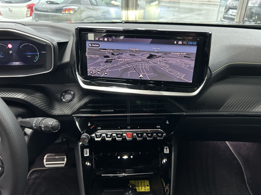 PEUGEOT 2008 GT Elektromotor 156,PDC, LED