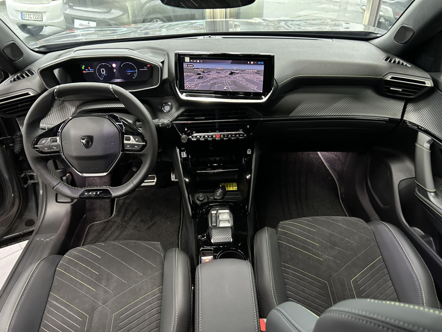 PEUGEOT 2008 GT Elektromotor 156,PDC, LED