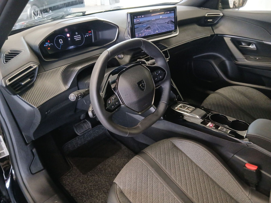 PEUGEOT 2008 Allure PT130 EAT8, SHZ, Kamera