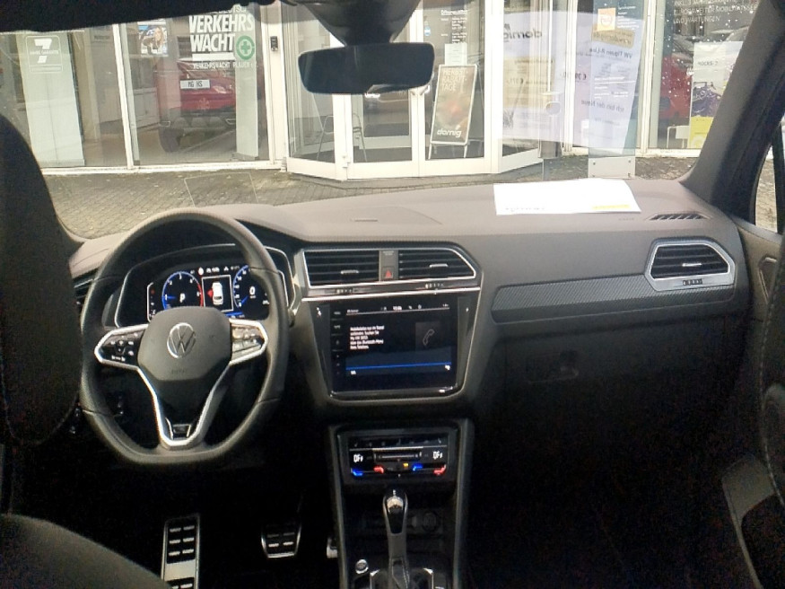 VW Tiguan R-Line