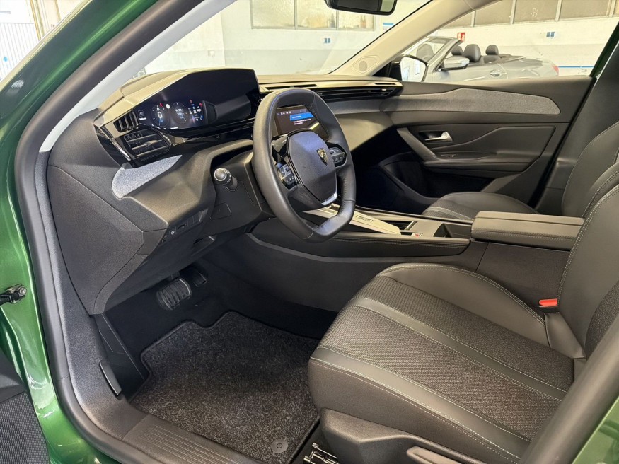 PEUGEOT 308 Allure PureTech, LED, SHZ