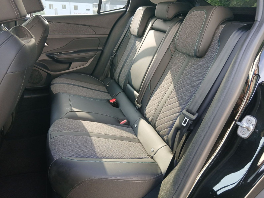 PEUGEOT 408 Allure Pack PT 130 EAT8