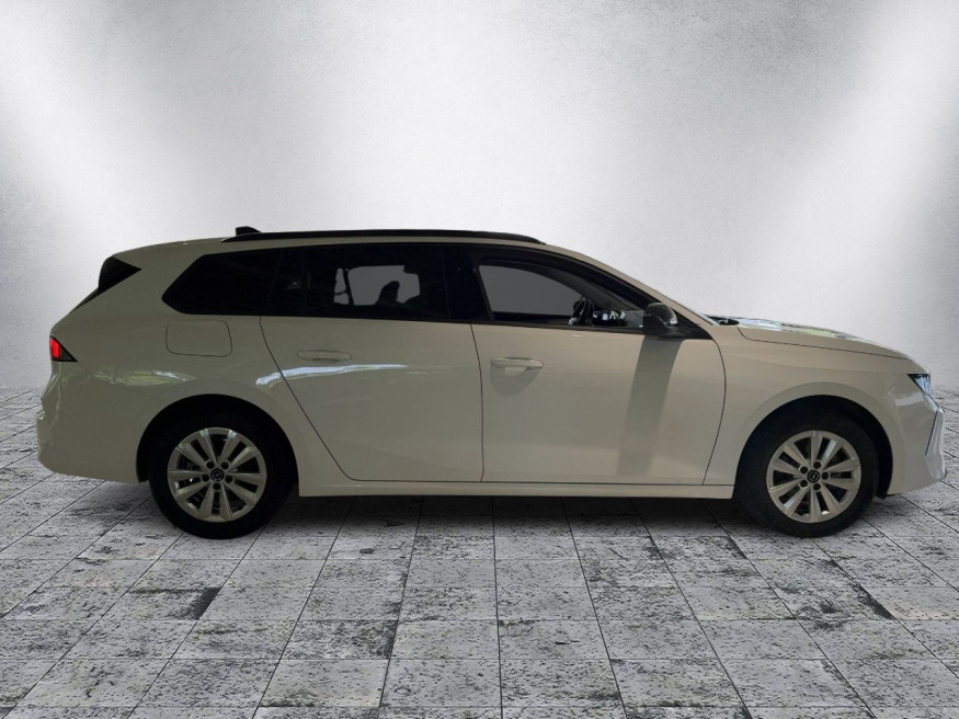 OPEL Astra ST Edit.,AHK,Kamera,SHZ,LED